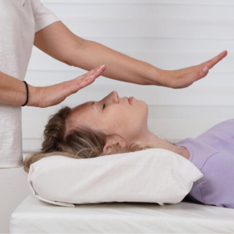 Οραματικός Θεραπευτικός Διαλογισμός Η λύση σου στις ασταμάτητες σκέψεις και τη γεμάτη άγχος καθημερινότητα. Η μέθοδος αυτή φέρνει βαθιά γαλήνη και σύνδεση με την εσωτερική Σοφία.